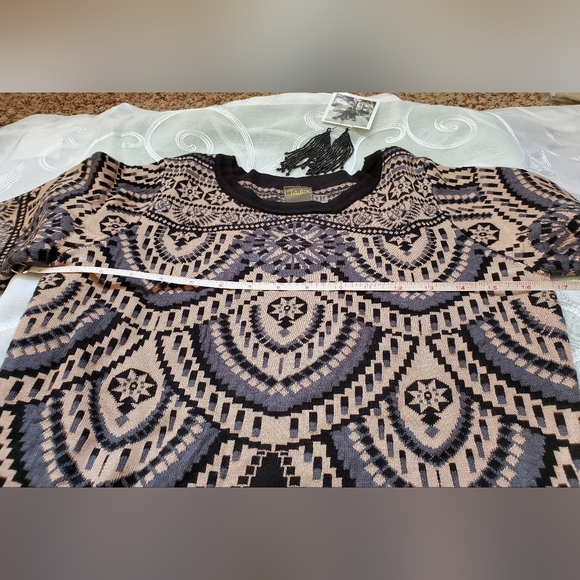 Beautiful Taylor Dress Medium.  Black.  Tan.  Grey. - Picture 2 of 8